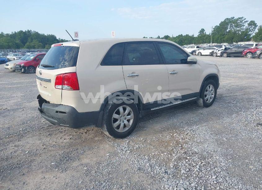 Photo 4 of 2012 Kia Sorento LX (VIN 5XYKT3A18CG202480)