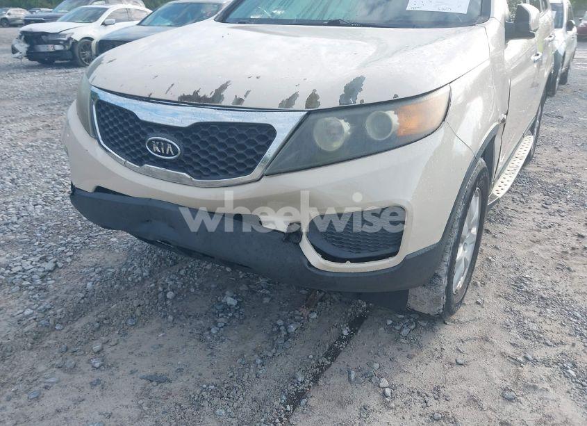 Photo 6 of 2012 Kia Sorento LX (VIN 5XYKT3A18CG202480)