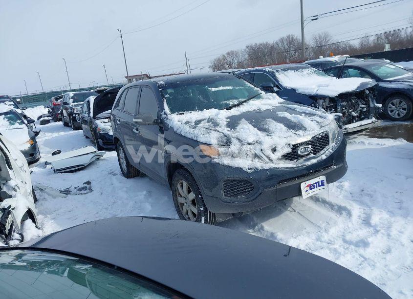 2012 Kia Sorento LX (VIN 5XYKT3A18CG273730) main photo