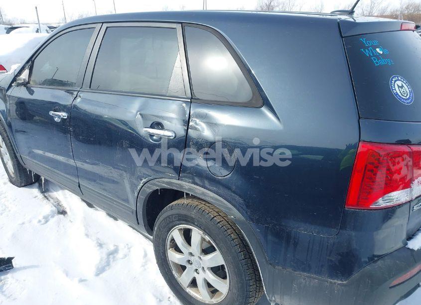 Photo 6 of 2012 Kia Sorento LX (VIN 5XYKT3A18CG273730)