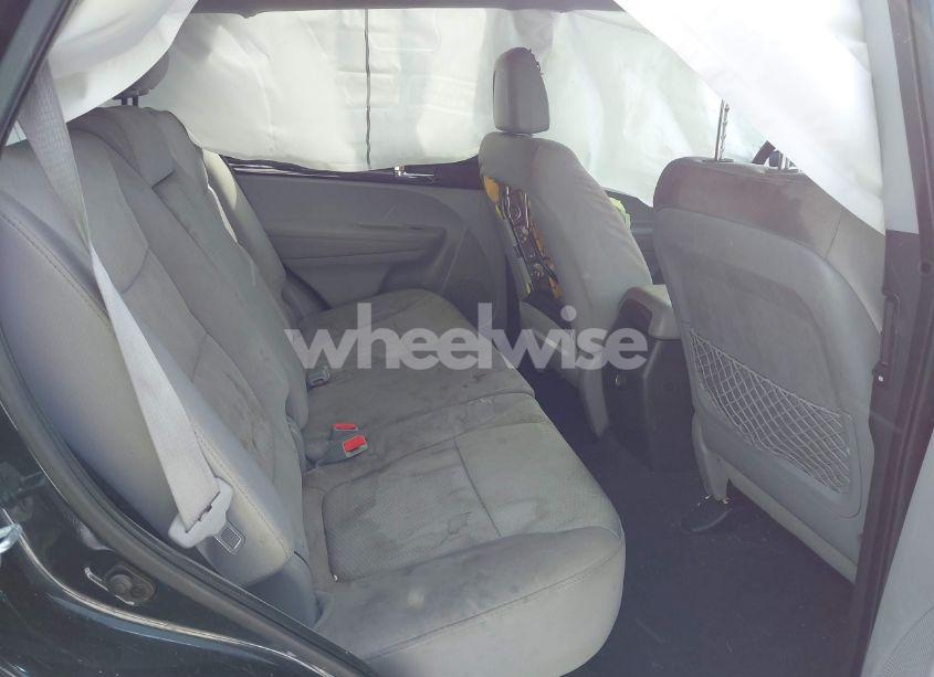 Photo 8 of 2012 Kia Sorento LX (VIN 5XYKT3A18CG273730)