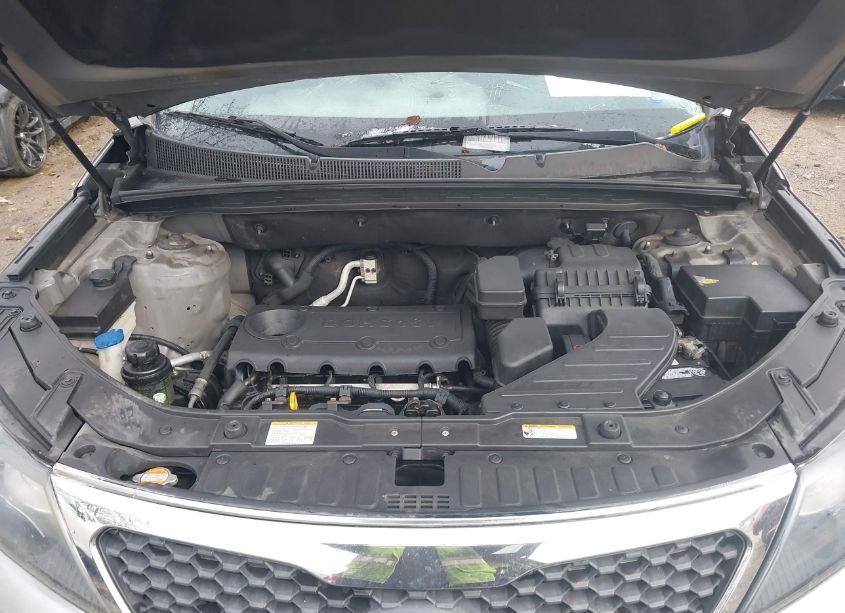 Photo 10 of 2013 Kia Sorento LX (VIN 5XYKT3A18DG342238)
