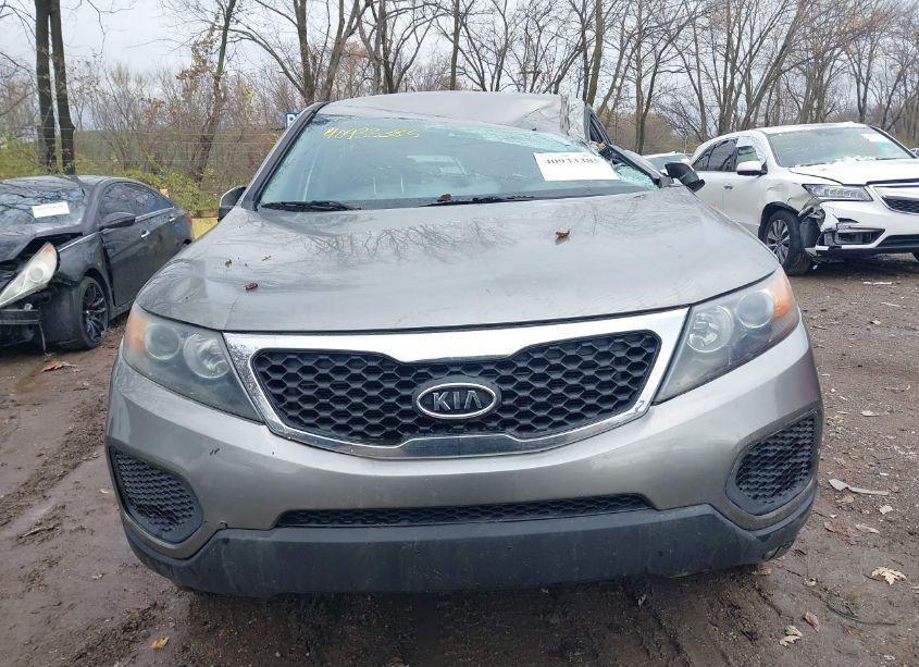 Photo 12 of 2013 Kia Sorento LX (VIN 5XYKT3A18DG342238)