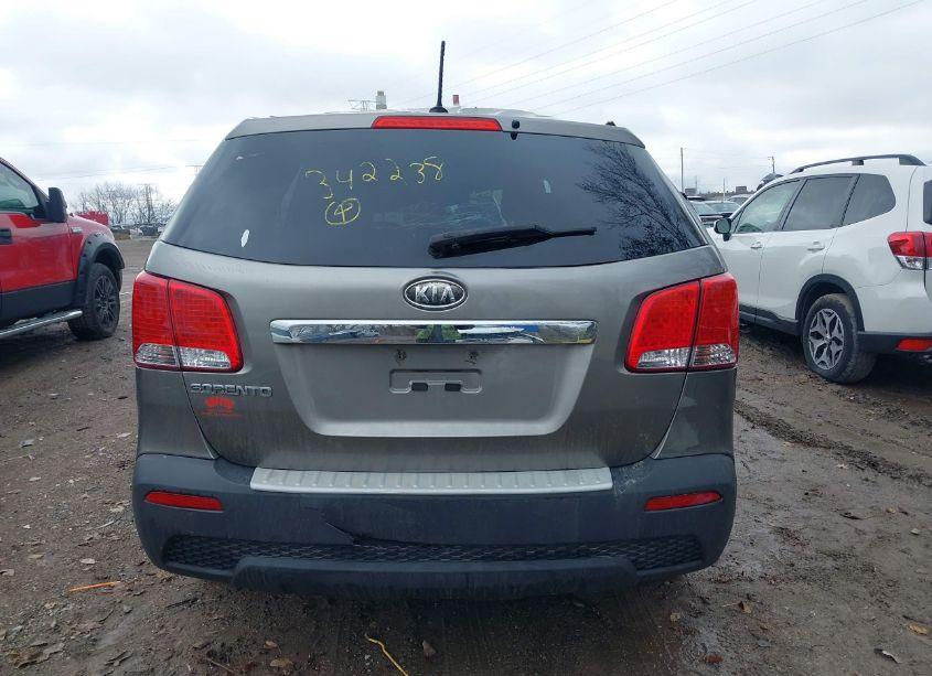 Photo 16 of 2013 Kia Sorento LX (VIN 5XYKT3A18DG342238)