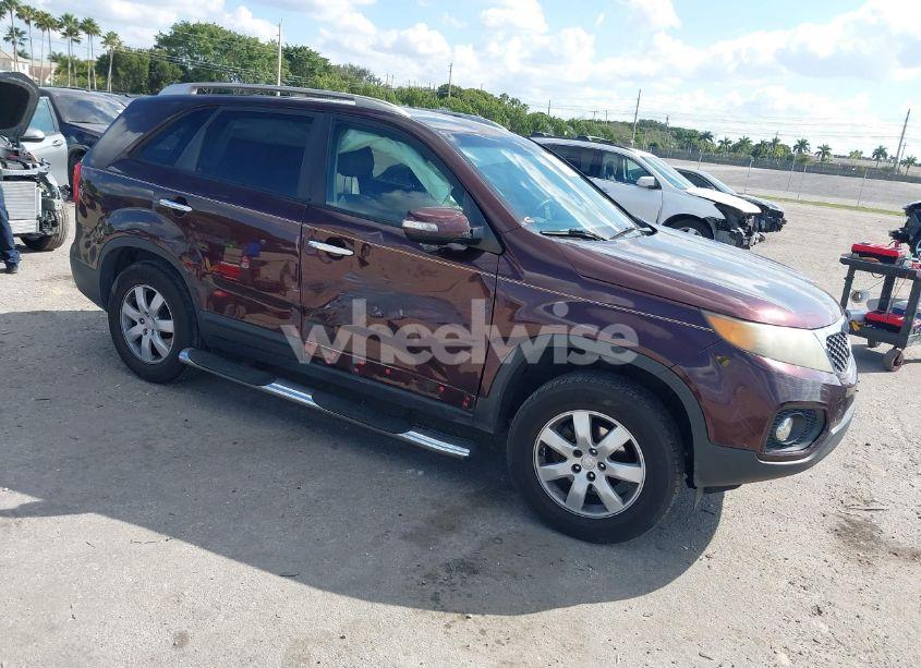 2011 Kia Sorento LX (VIN 5XYKT3A19BG008751) main photo