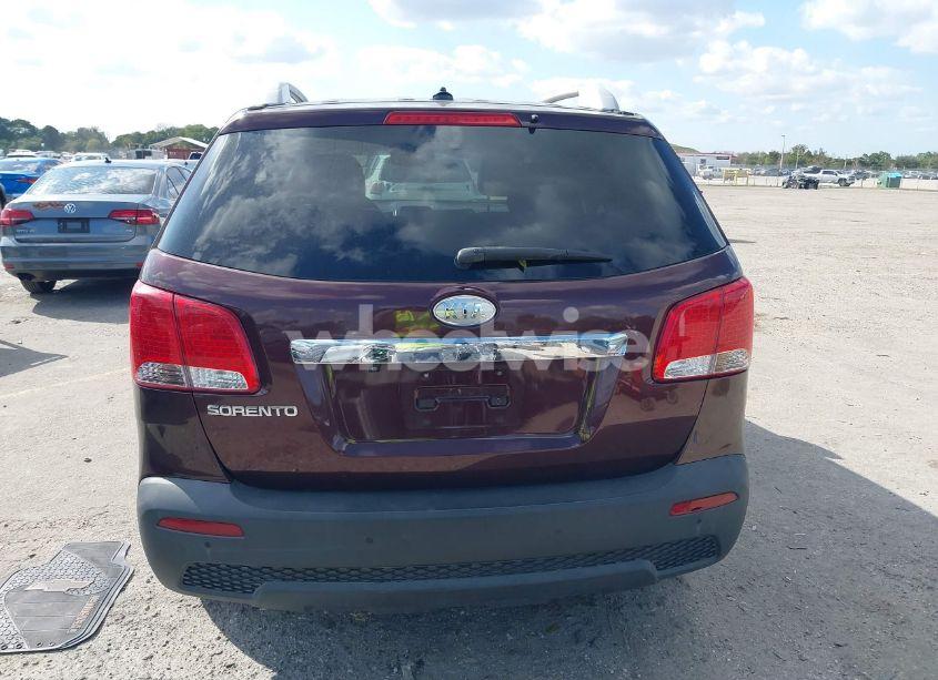 Photo 16 of 2011 Kia Sorento LX (VIN 5XYKT3A19BG008751)