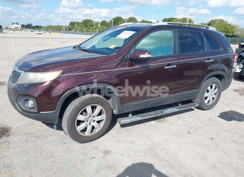 Photo 2 of 2011 Kia Sorento LX (VIN 5XYKT3A19BG008751)