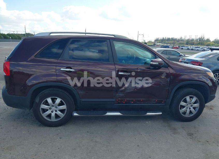 Photo 6 of 2011 Kia Sorento LX (VIN 5XYKT3A19BG008751)