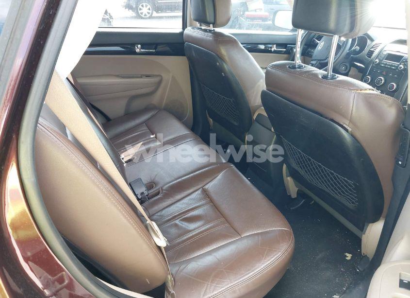 Photo 8 of 2011 Kia Sorento LX (VIN 5XYKT3A19BG008751)