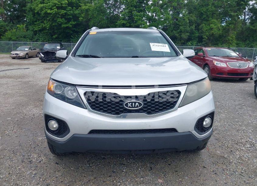 Photo 12 of 2011 Kia Sorento LX (VIN 5XYKT3A19BG018244)