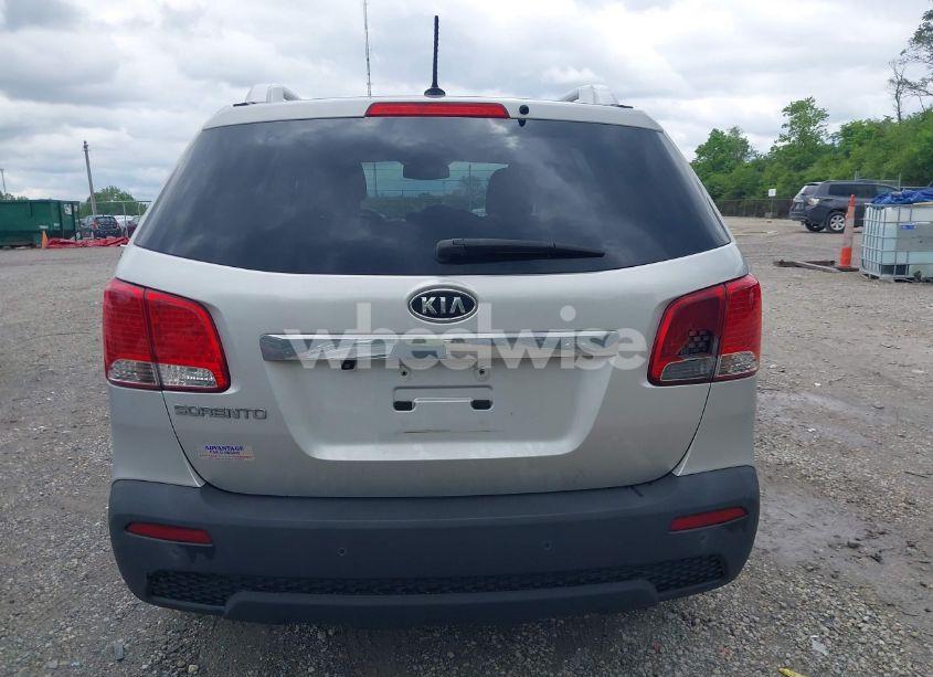 Photo 16 of 2011 Kia Sorento LX (VIN 5XYKT3A19BG018244)