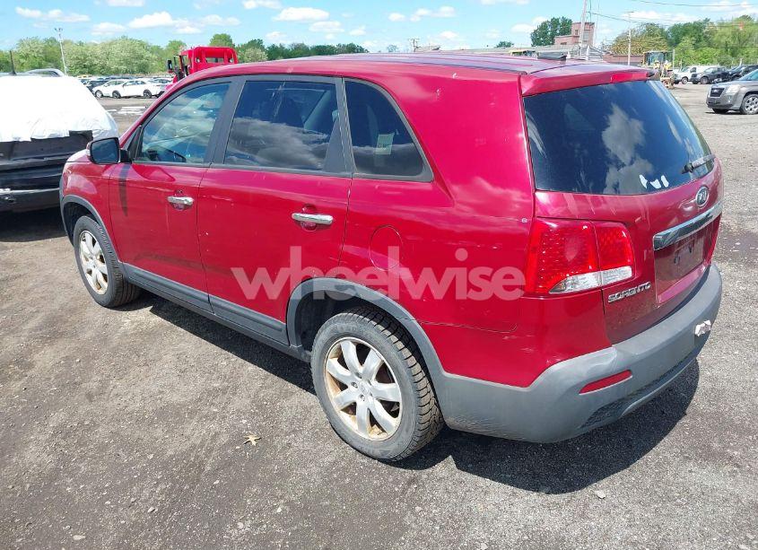 Photo 3 of 2011 Kia Sorento LX (VIN 5XYKT3A19BG021998)