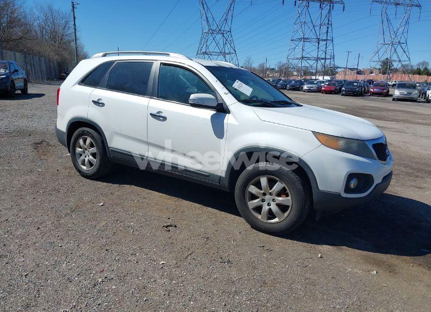 2011 Kia Sorento LX (VIN 5XYKT3A19BG033049) main photo