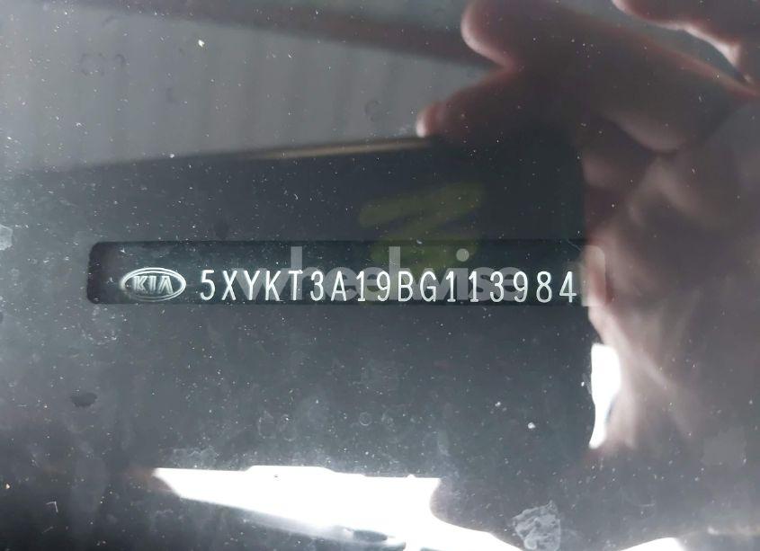 Photo 9 of 2011 Kia Sorento LX (VIN 5XYKT3A19BG113984)