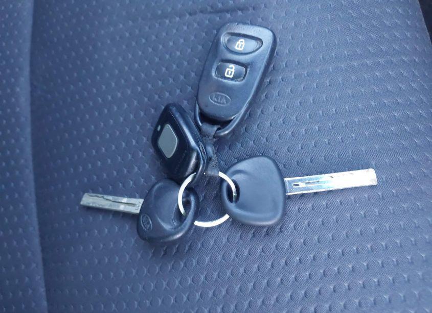 Photo 11 of 2011 Kia Sorento LX (VIN 5XYKT3A19BG114987)