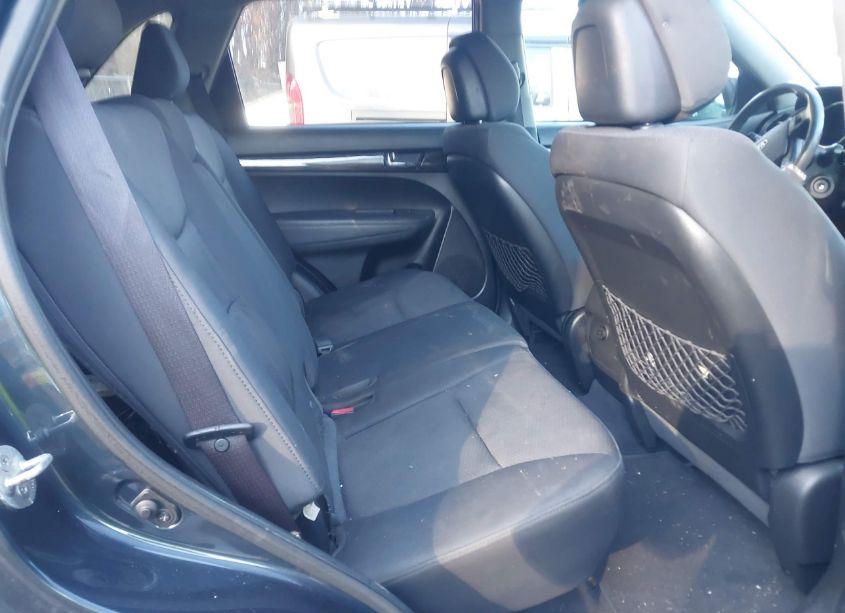 Photo 8 of 2011 Kia Sorento LX (VIN 5XYKT3A19BG114987)