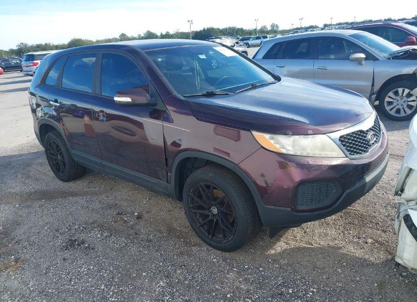 2011 Kia Sorento LX (VIN 5XYKT3A19BG138447) main photo