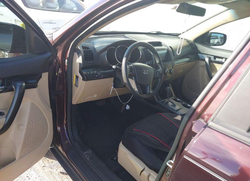 Photo 5 of 2011 Kia Sorento LX (VIN 5XYKT3A19BG138447)