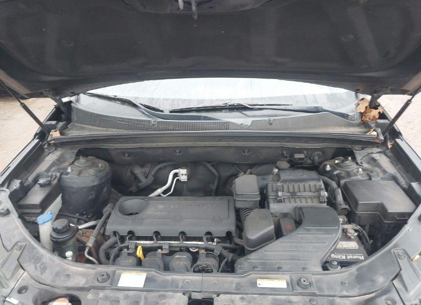 Photo 10 of 2011 Kia Sorento LX (VIN 5XYKT3A19BG144894)
