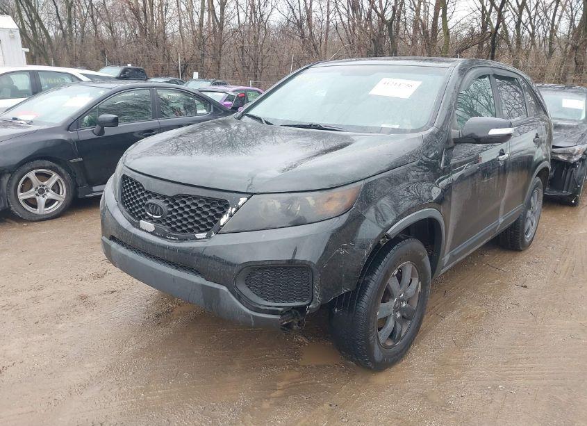 Photo 2 of 2011 Kia Sorento LX (VIN 5XYKT3A19BG144894)
