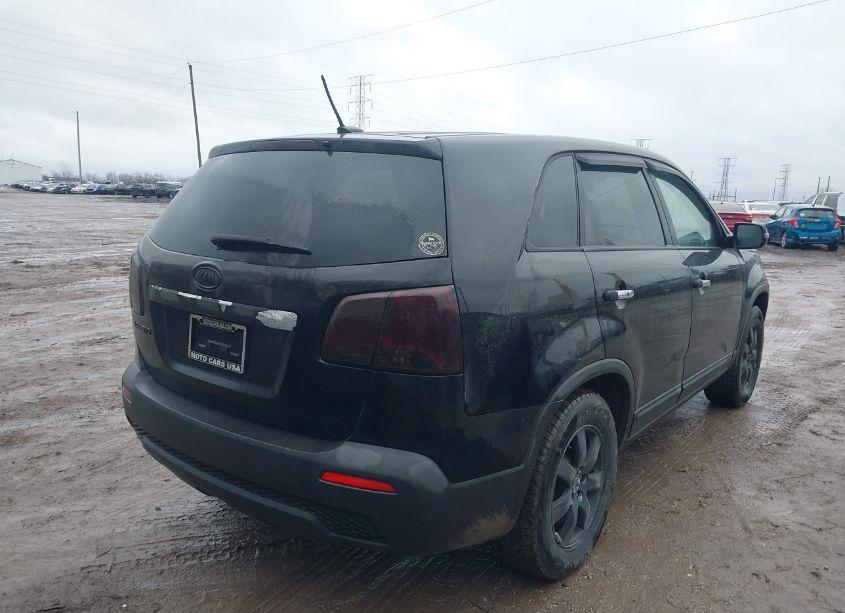 Photo 4 of 2011 Kia Sorento LX (VIN 5XYKT3A19BG144894)