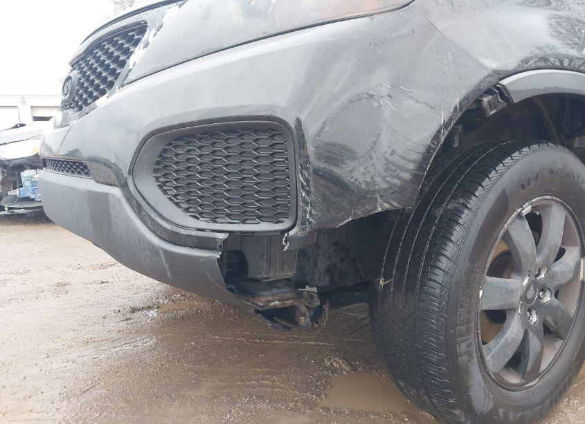 Photo 6 of 2011 Kia Sorento LX (VIN 5XYKT3A19BG144894)
