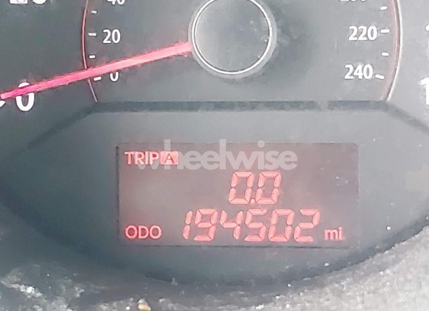 Photo 7 of 2011 Kia Sorento (VIN 5XYKT3A19BG145995)