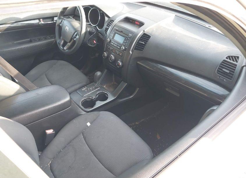 Photo 5 of 2012 Kia Sorento LX (VIN 5XYKT3A19CG215805)