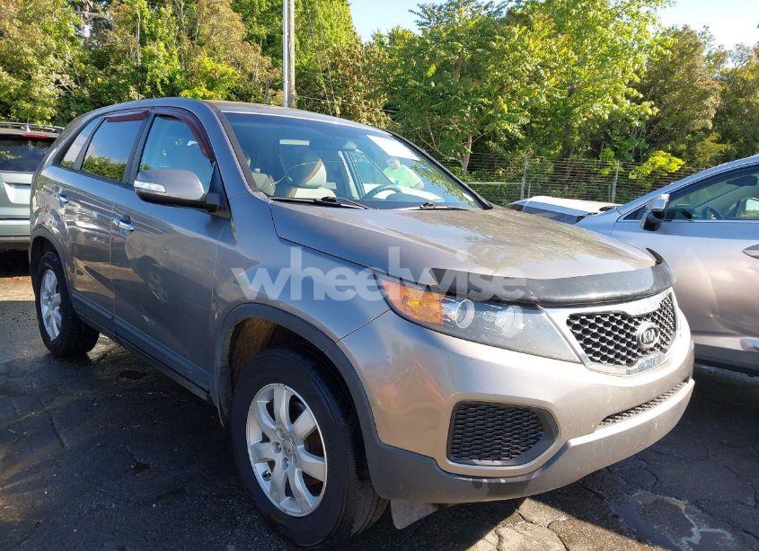 2012 Kia Sorento LX (VIN 5XYKT3A19CG231096) main photo