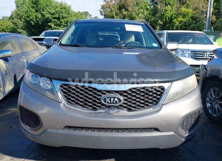 Photo 12 of 2012 Kia Sorento LX (VIN 5XYKT3A19CG231096)