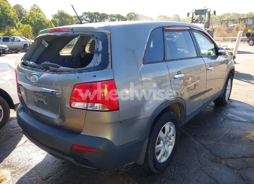 Photo 4 of 2012 Kia Sorento LX (VIN 5XYKT3A19CG231096)