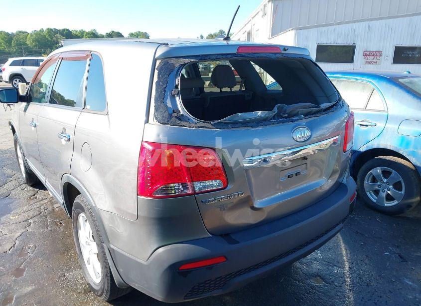 Photo 6 of 2012 Kia Sorento LX (VIN 5XYKT3A19CG231096)