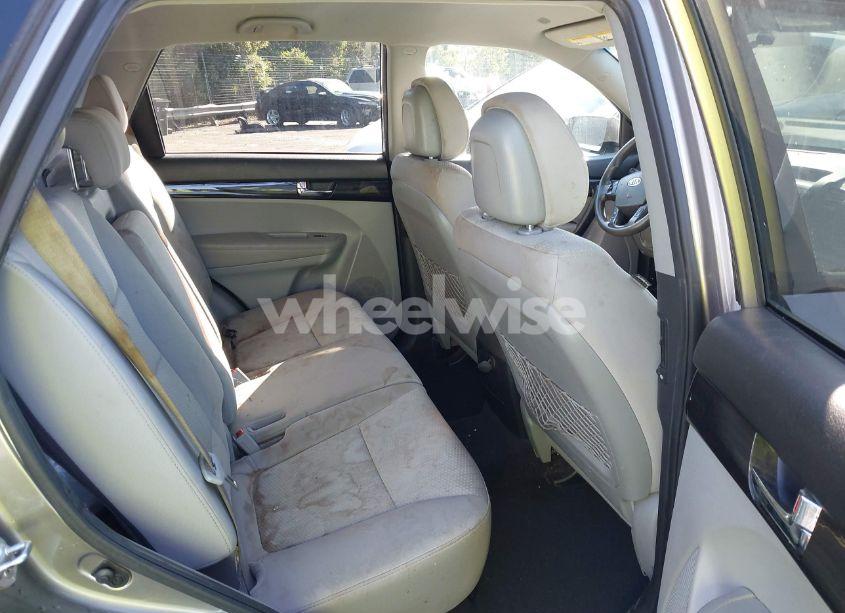 Photo 8 of 2012 Kia Sorento LX (VIN 5XYKT3A19CG231096)