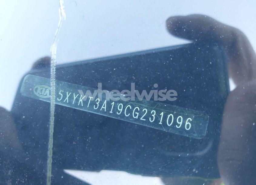 Photo 9 of 2012 Kia Sorento LX (VIN 5XYKT3A19CG231096)