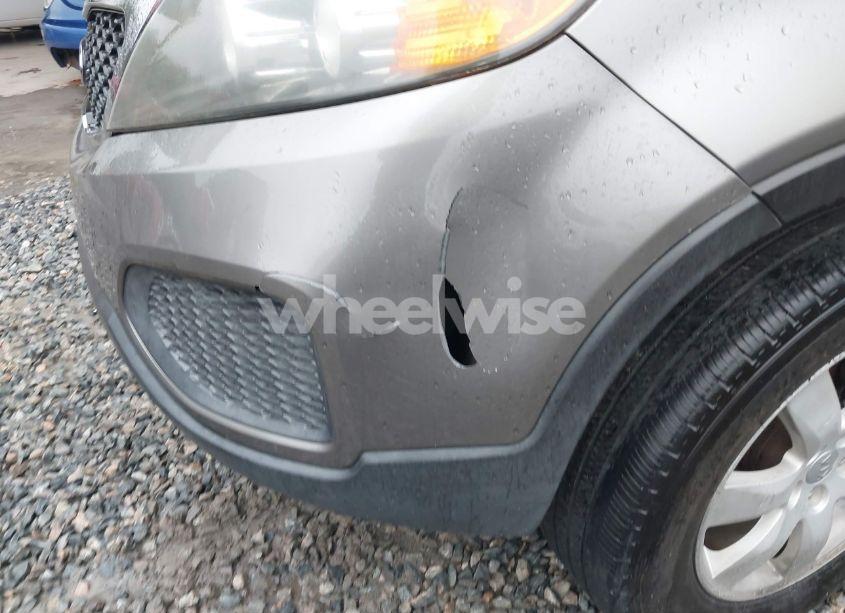 Photo 6 of 2012 Kia Sorento LX (VIN 5XYKT3A19CG244821)