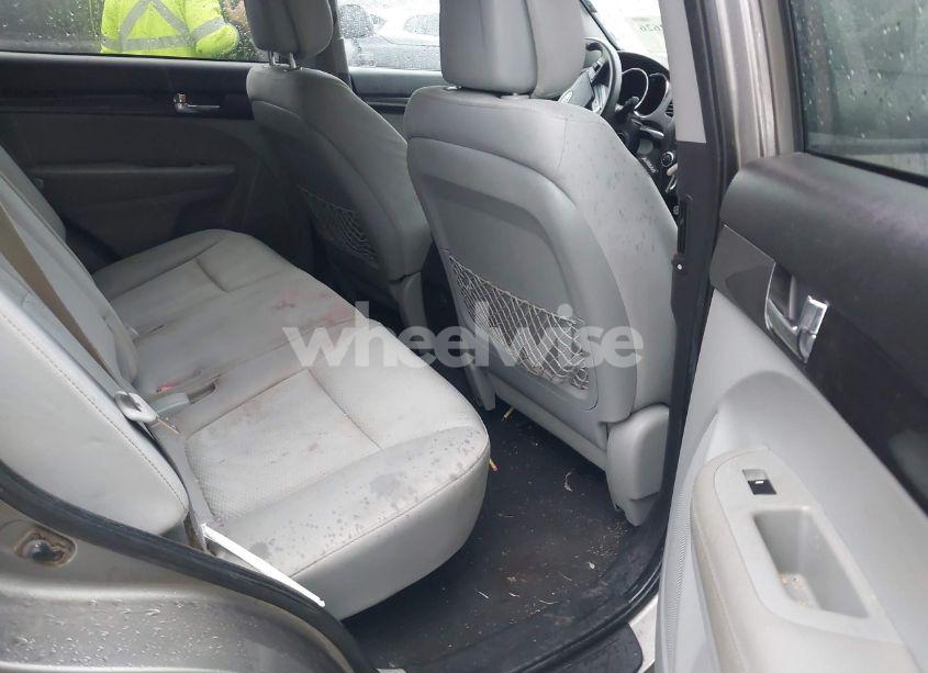 Photo 8 of 2012 Kia Sorento LX (VIN 5XYKT3A19CG244821)