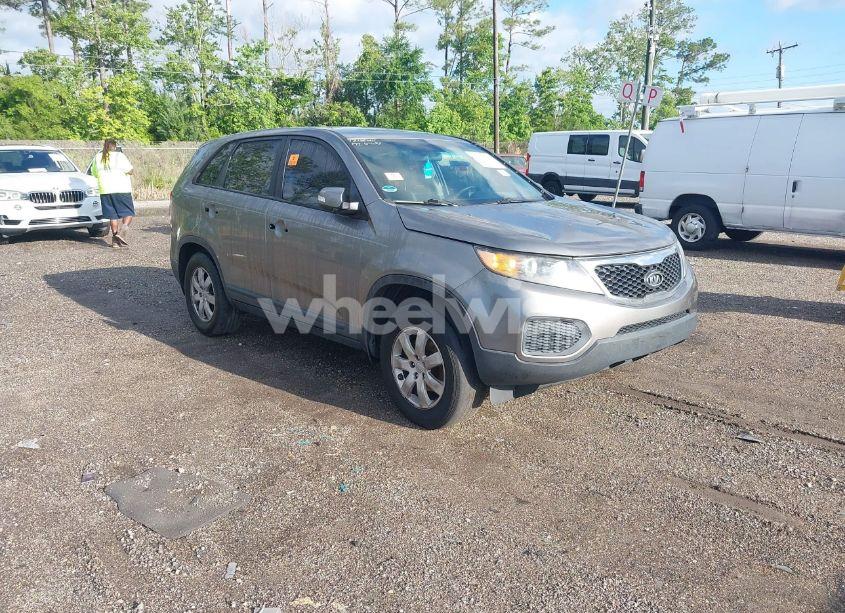2012 Kia Sorento LX (VIN 5XYKT3A19CG283778) main photo