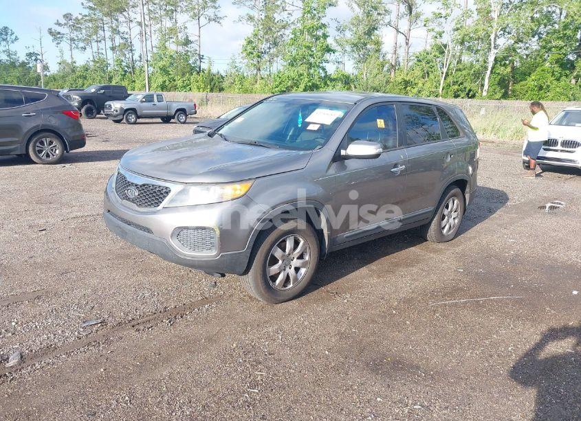 Photo 2 of 2012 Kia Sorento LX (VIN 5XYKT3A19CG283778)
