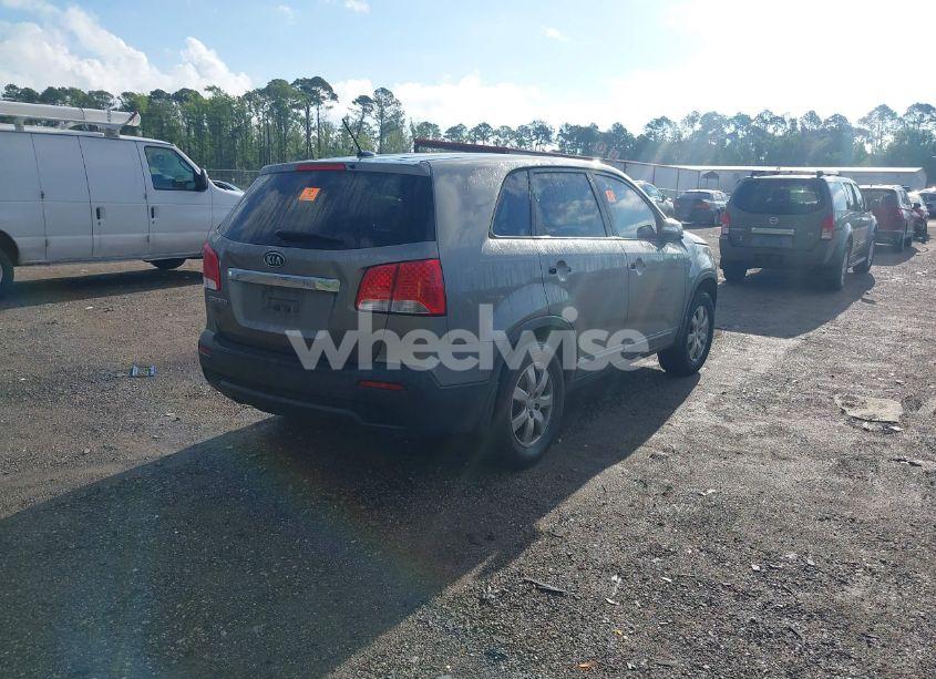 Photo 4 of 2012 Kia Sorento LX (VIN 5XYKT3A19CG283778)