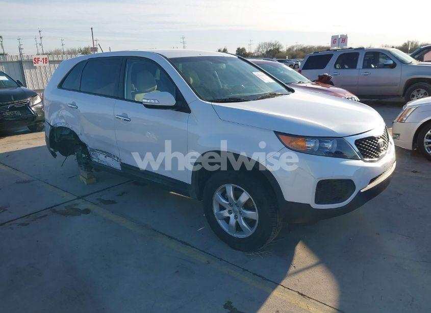 2012 Kia Sorento LX (VIN 5XYKT3A19CG294716) main photo