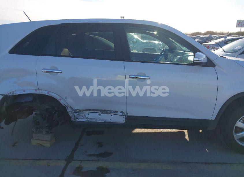 Photo 13 of 2012 Kia Sorento LX (VIN 5XYKT3A19CG294716)