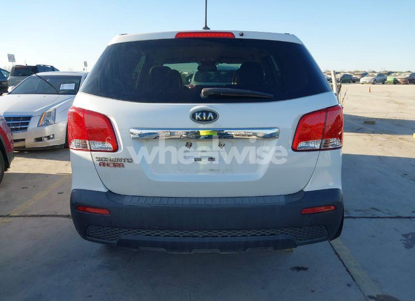 Photo 16 of 2012 Kia Sorento LX (VIN 5XYKT3A19CG294716)