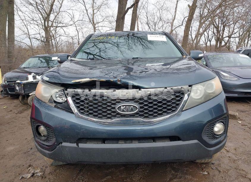 Photo 12 of 2011 Kia Sorento LX (VIN 5XYKT3A1XBG008385)