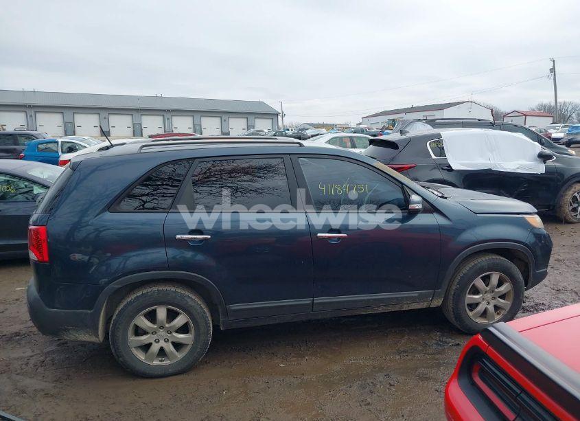 Photo 13 of 2011 Kia Sorento LX (VIN 5XYKT3A1XBG008385)