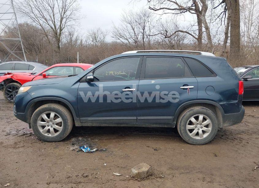 Photo 14 of 2011 Kia Sorento LX (VIN 5XYKT3A1XBG008385)