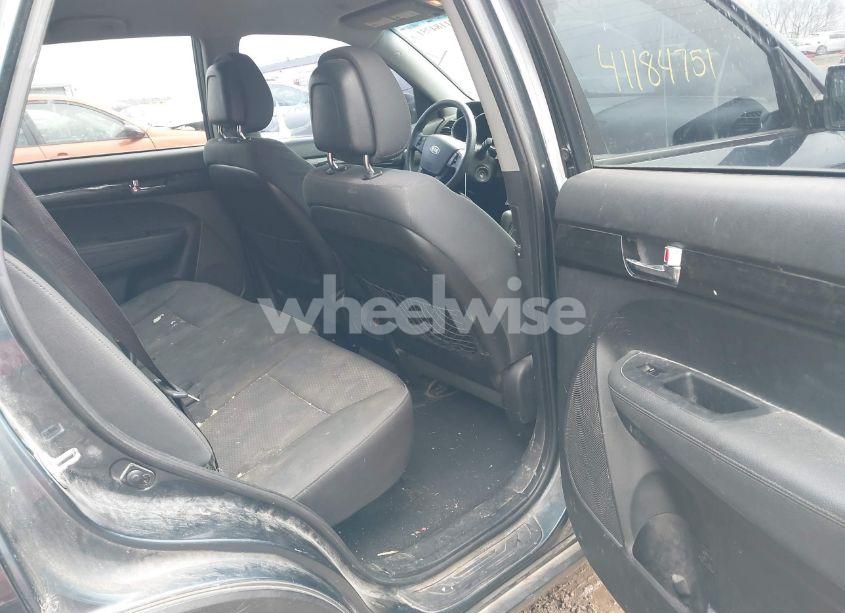 Photo 8 of 2011 Kia Sorento LX (VIN 5XYKT3A1XBG008385)