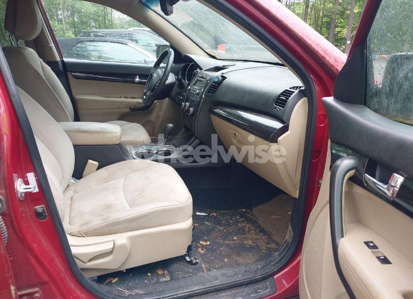 Photo 5 of 2011 Kia Sorento LX (VIN 5XYKT3A1XBG020049)