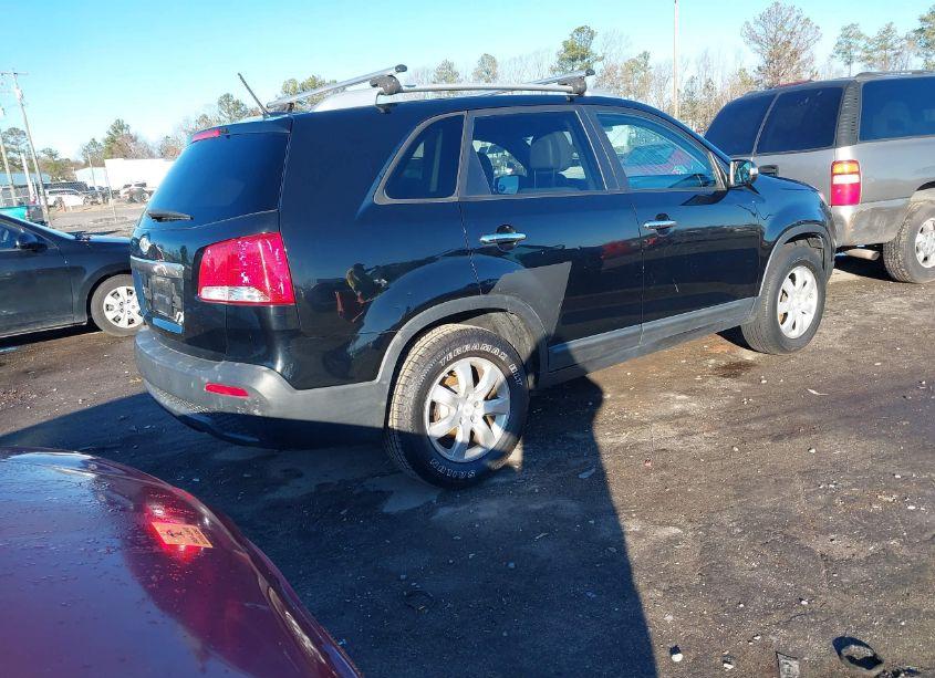 Photo 4 of 2011 Kia Sorento LX (VIN 5XYKT3A1XBG027938)