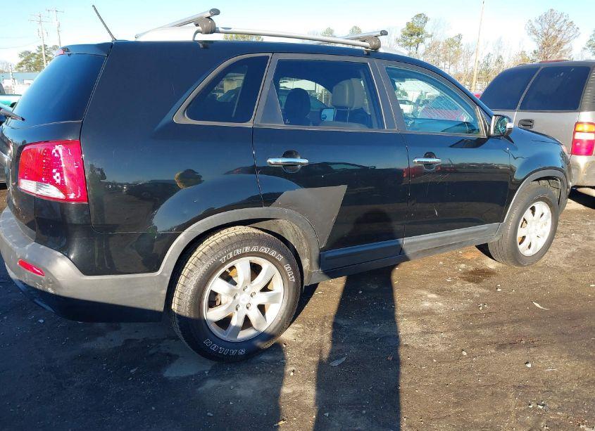 Photo 6 of 2011 Kia Sorento LX (VIN 5XYKT3A1XBG027938)