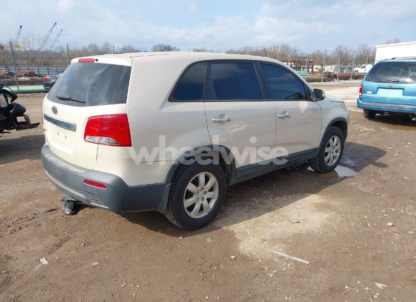 Photo 4 of 2011 Kia Sorento LX (VIN 5XYKT3A1XBG039894)